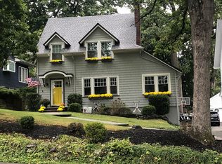 20 Chestnut Rd, Verona, NJ 07044