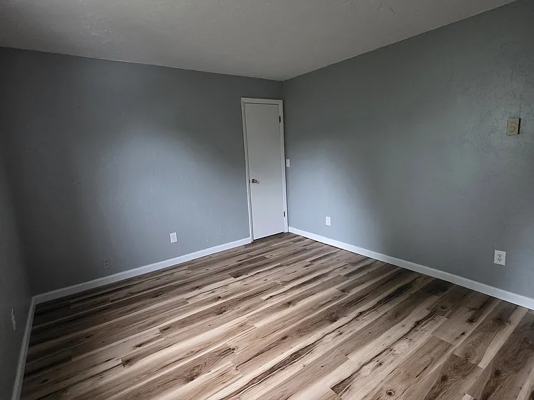 111 Walnut St #1 — Photo 5