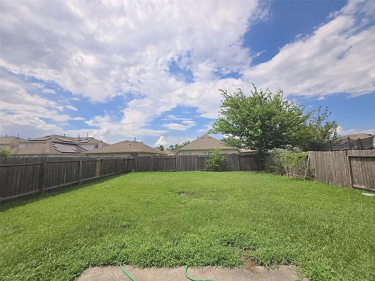 1423 Stone Bluff Dr — Photo 28