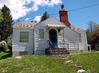 2713 Grassy Branch Rd, Bluefield, WV 24701