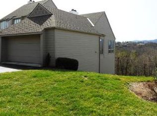 4920 Hunting Hills Cir, Roanoke, VA 24018