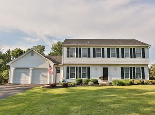 6 Henley Pl, Fairport, NY 14450