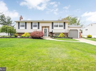 6 Eaton Cir, Laurel Springs, NJ 08021