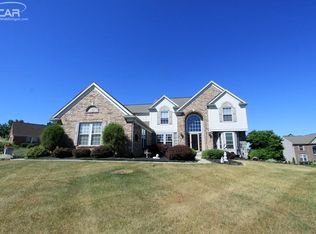 9040 Newcastle Ct, Grand Blanc, MI 48439