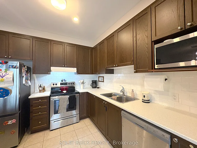 719 Derreen Ave — Photo 12