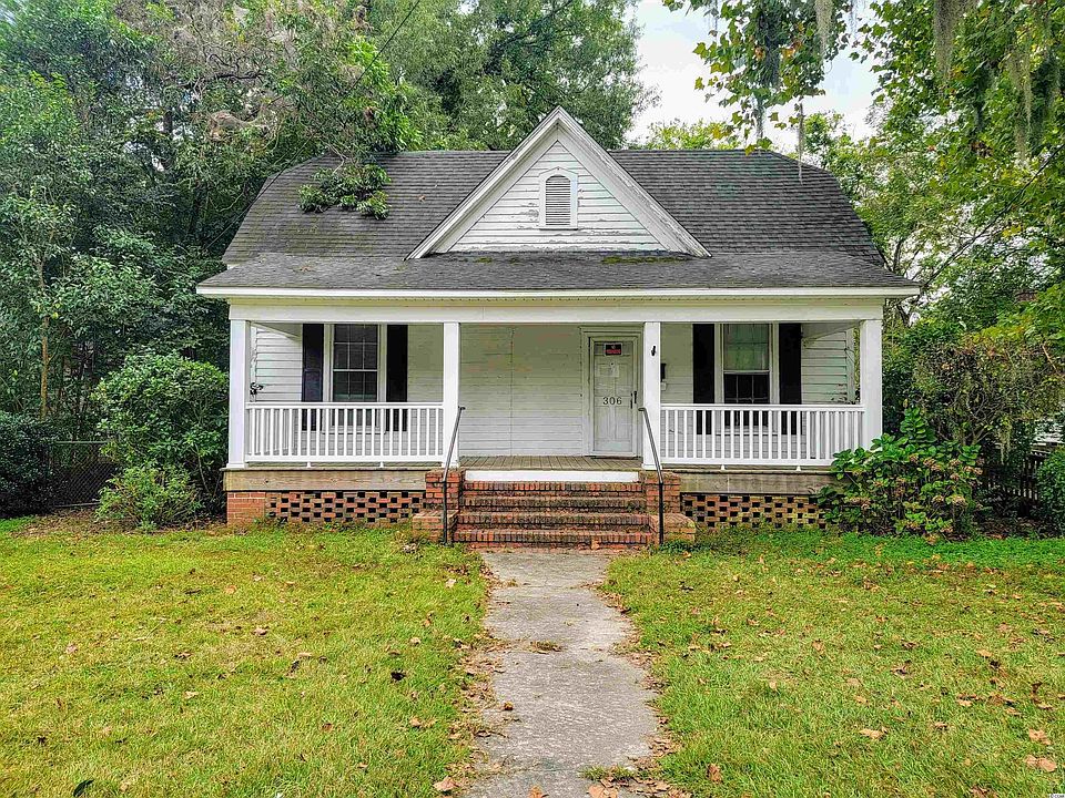 1st image of 306 E Godbold St.