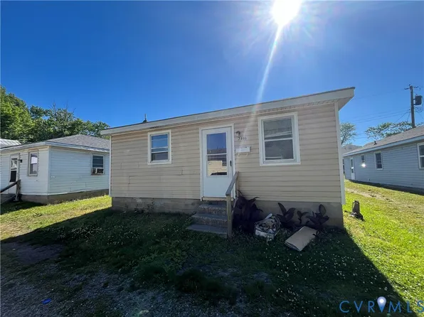 749 Mount Airy St, Petersburg, VA 23803