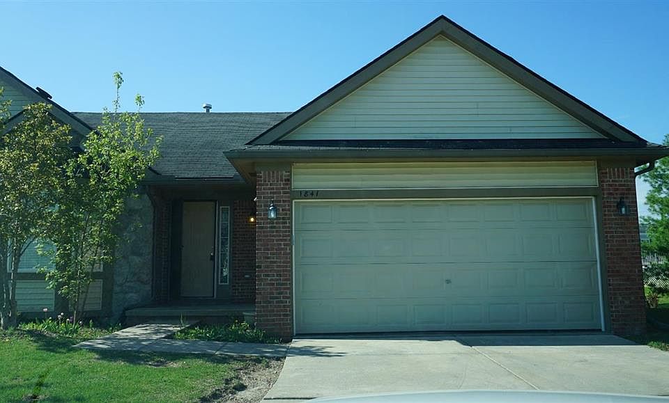 1st image of 1841 Wexford Cir
