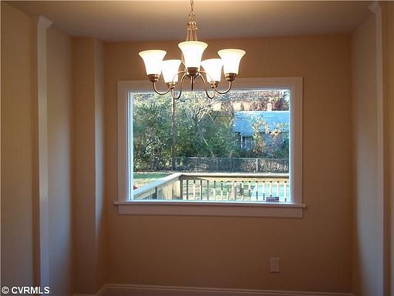 4th image of 506 Greenbrier Ave