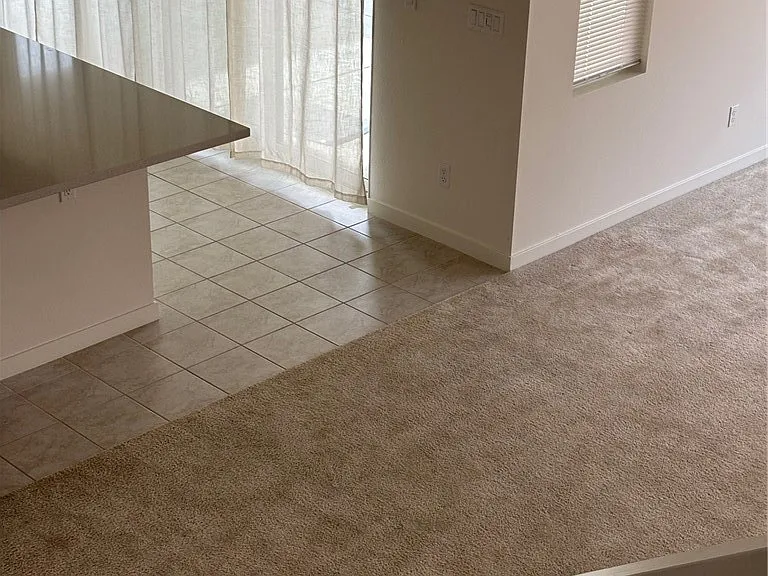 2565 E Embry Ln — Photo 29