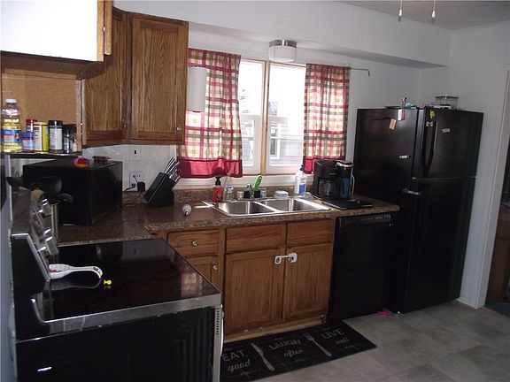 5th image of 123 N Bond St