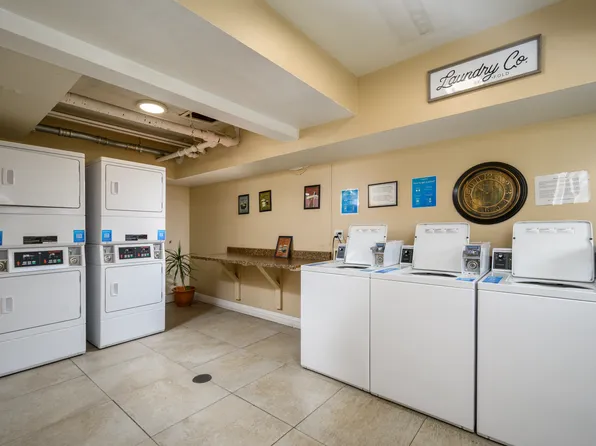 Chanteclaire Apartments