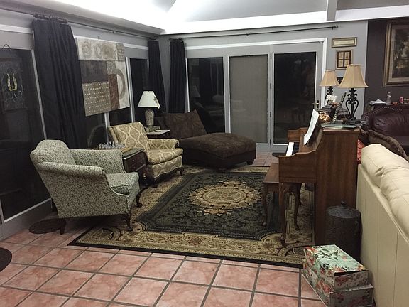 4th image of 948 Harling Ln