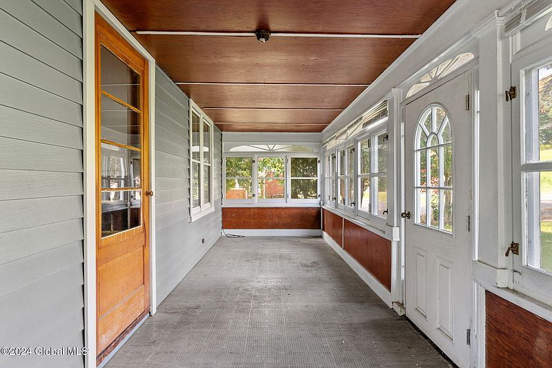 3rd image of 954 Hoosick Road
