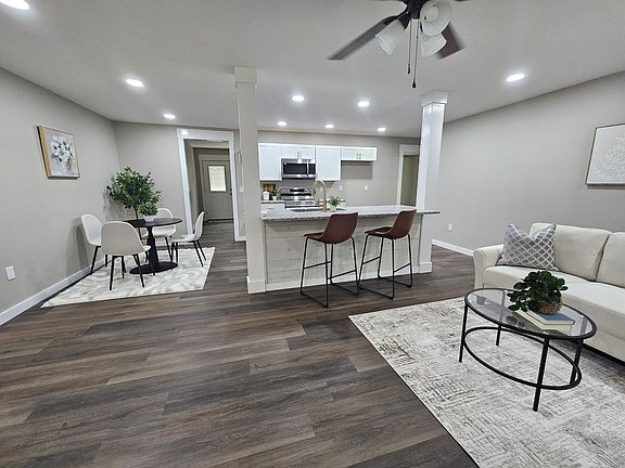 4th image of 108 Douglas Cir NW