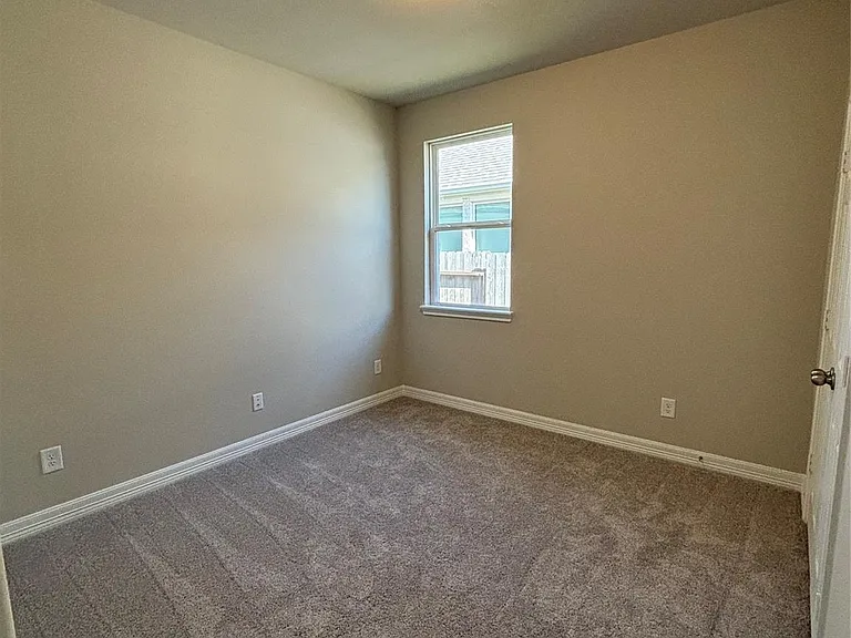 2913 Cliff Ridge Ln — Photo 26