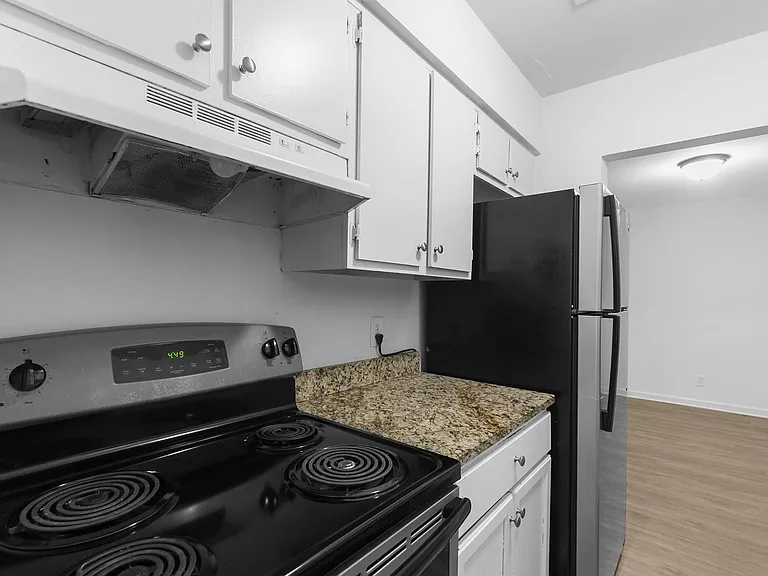 Glen Iris Place — Photo 12