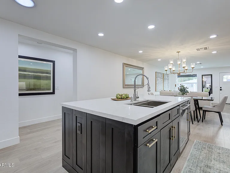 4235 N 35th Way — Photo 17