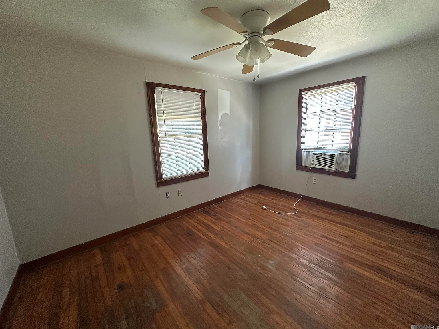 2 bed, 900 sqft, $1,000 — Photo 4
