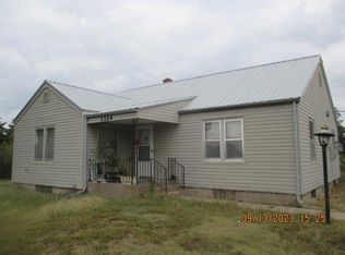 1324 Johnson Ave, Larned, KS 67550