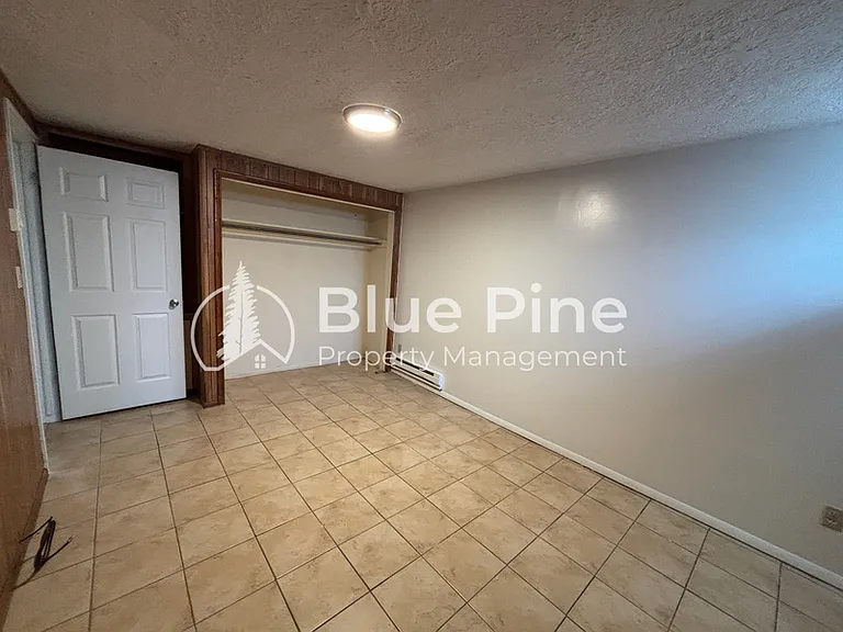 290 E Center St #BASEMENT — Photo 13