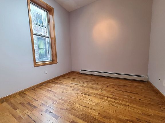 5th image of 516 Bainbridge St APT 2L