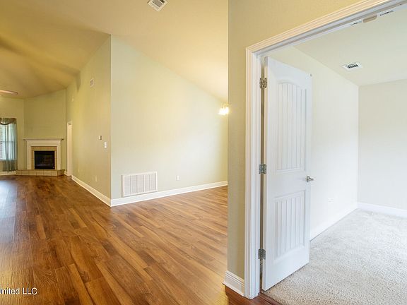 4th image of 13264 Meadowland Ct