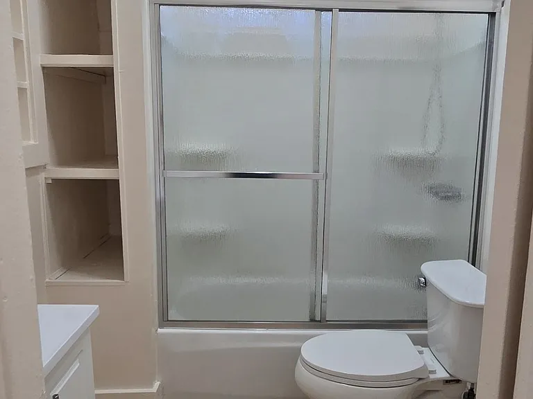 6624 Estrella Ave — Photo 3