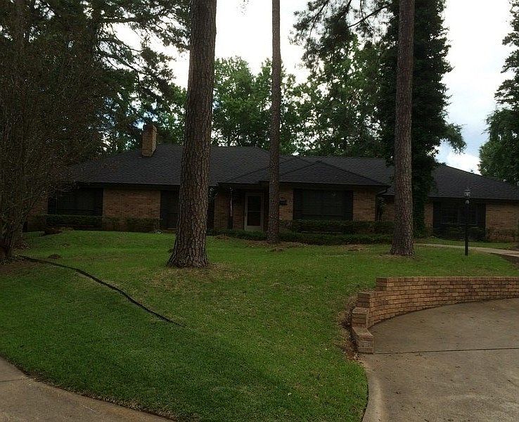 1st image of 108 Inwood Oaks Dr
