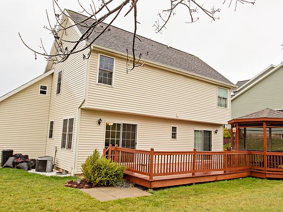 4th image of 141 Saint Andrews Dr