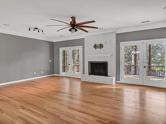 4th image of 611 Clearview Ct