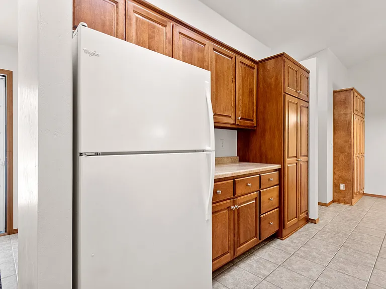 945 Harwood Ave — Photo 9