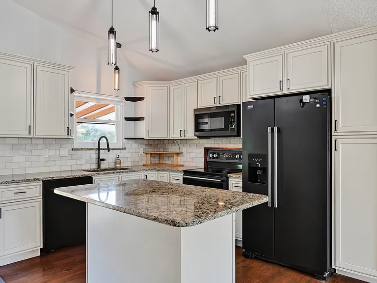 4540 Witches Hollow Ln — Photo 3