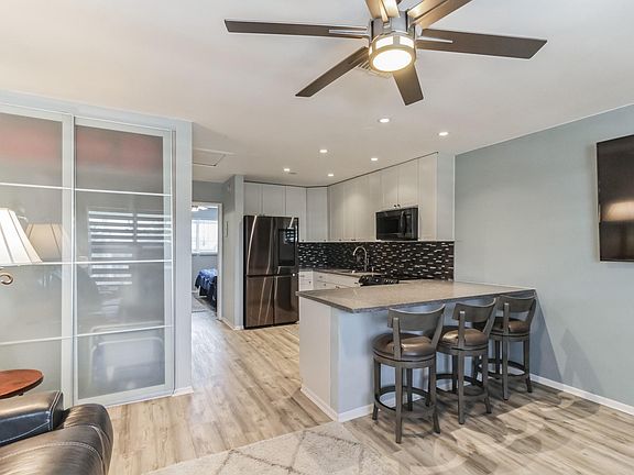 4th image of 2808 NE 33rd Court #208