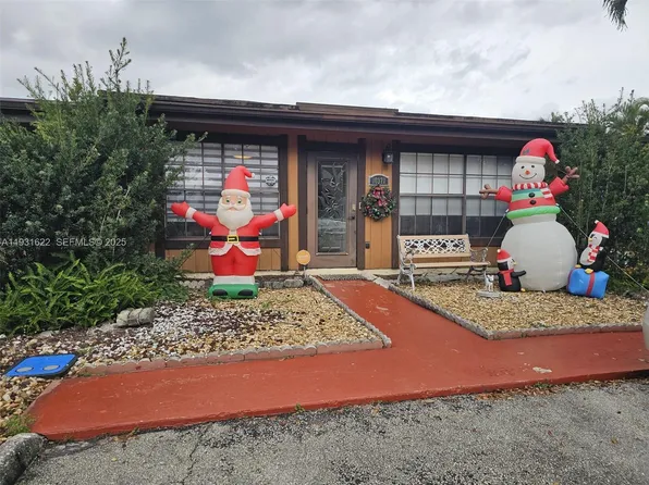 10371 Jasmine Ct, Pembroke Pines, FL 33026