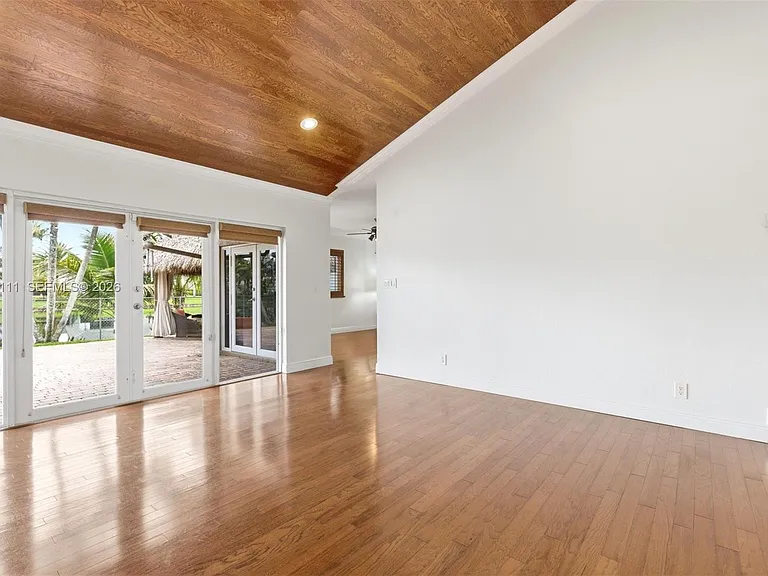 10227 SW 49th Ct — Photo 12