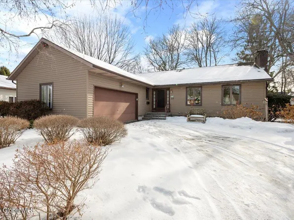 37 Huntleigh Drive, Loudonville, NY 12211