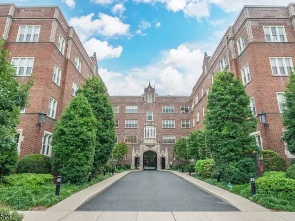 133 Summit Ave #19, Summit City, NJ 07901