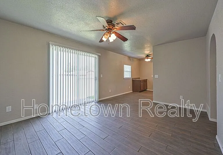 629 Lloyd Ave — Photo 7