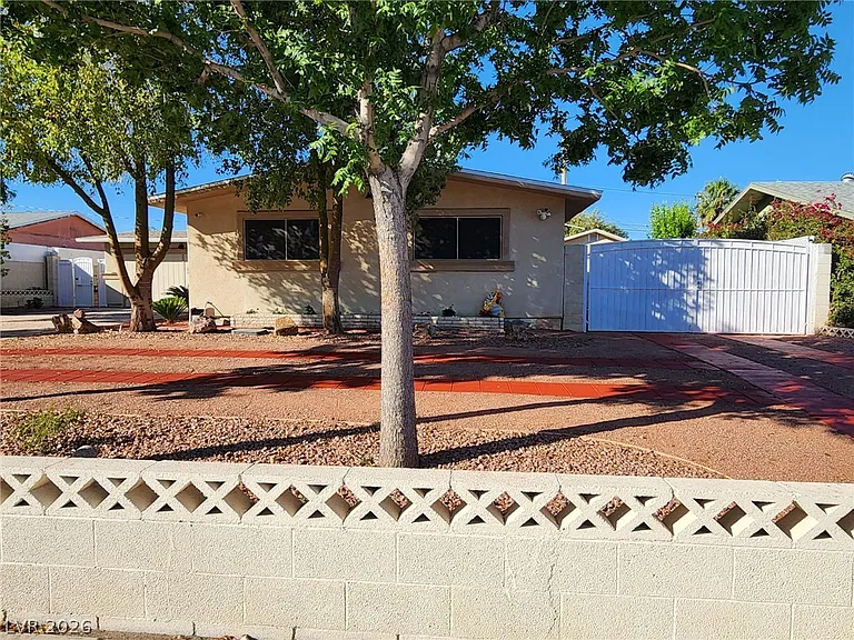 3896 Acapulco Ave — Photo 39