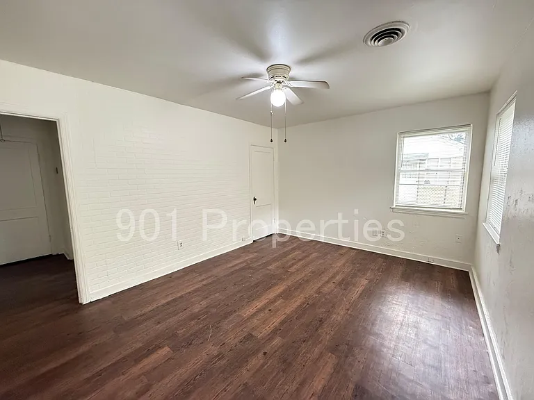 981 Chatwood St — Photo 7
