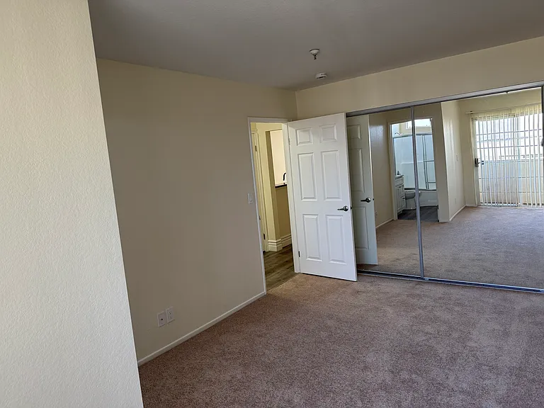 Garden Court Apartments — Photo 8