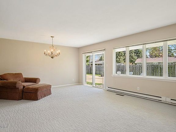 4th image of 1454 Maiden Ln
