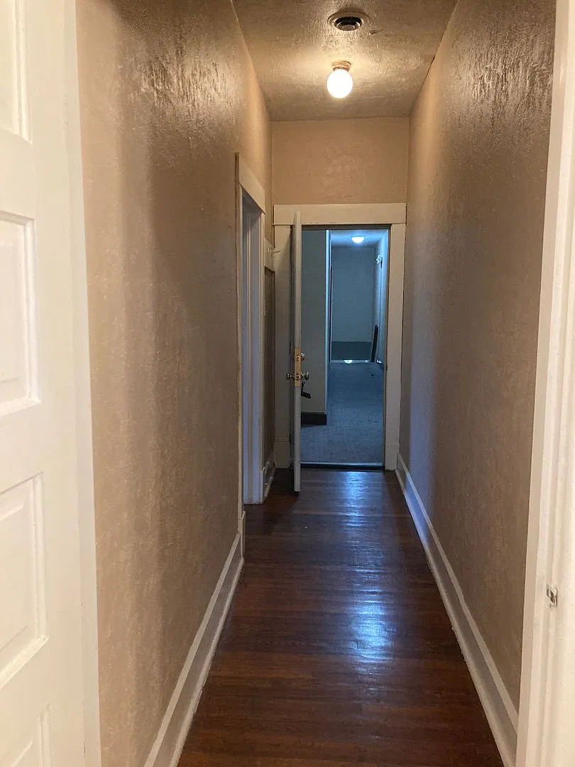 619 W. Howard St. — Photo 4