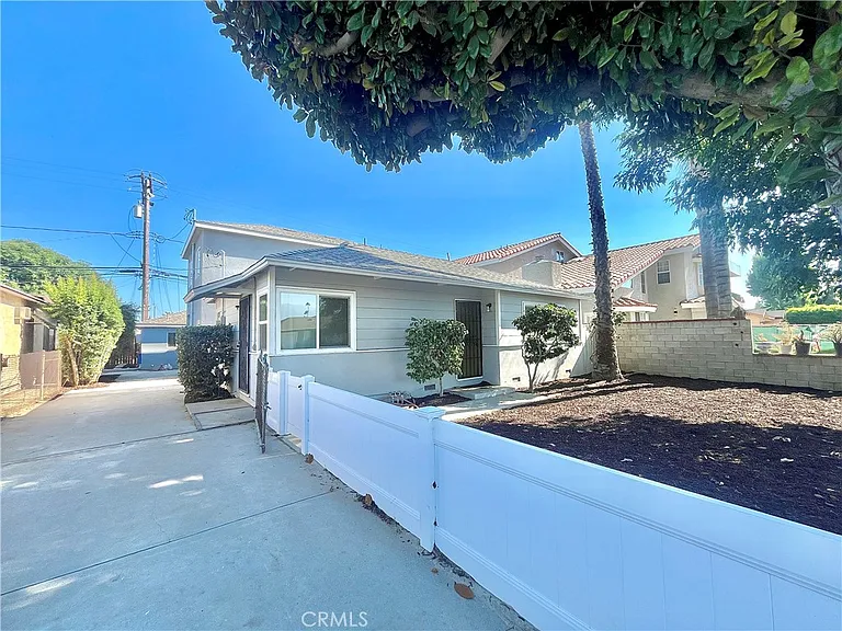 938 E Sandra Ave — Photo 26