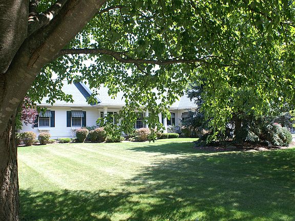 2nd image of 348 Stonehenge Dr SW