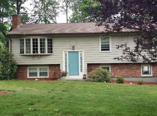 59 Laurel Ln, Cumberland, RI 02864