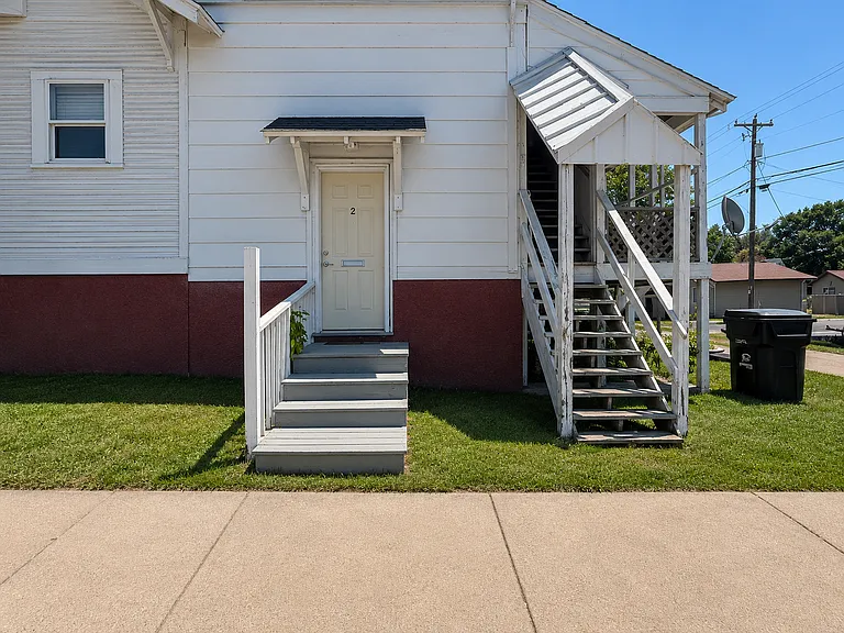 620 Lake Ave W — Photo 10