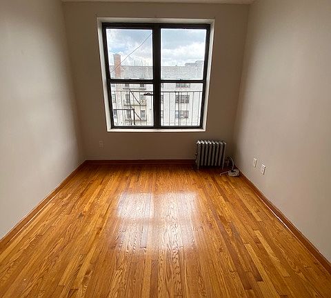 4th image of 20-55 29th St #2