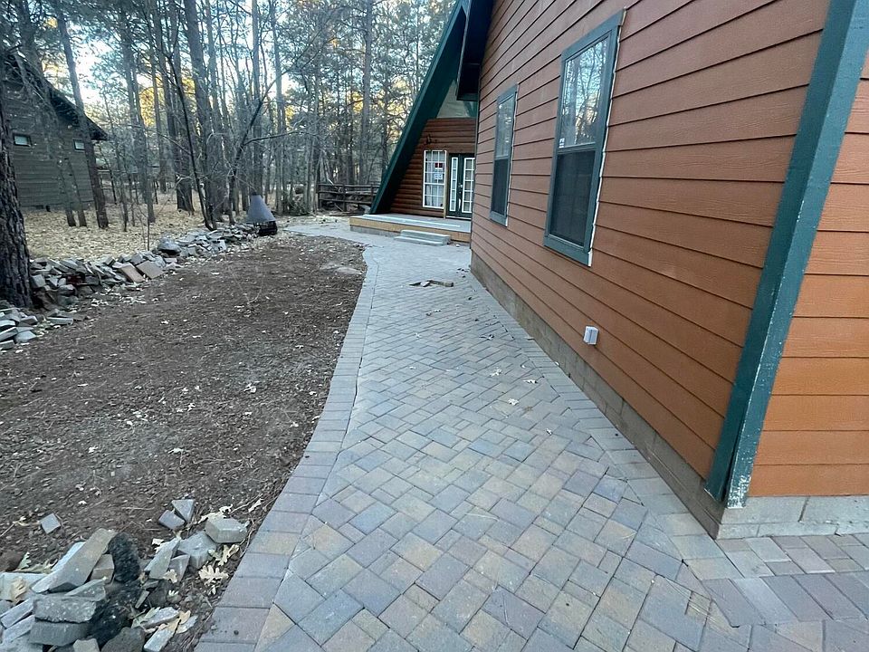 1st image of 4220 Pinetree Ln